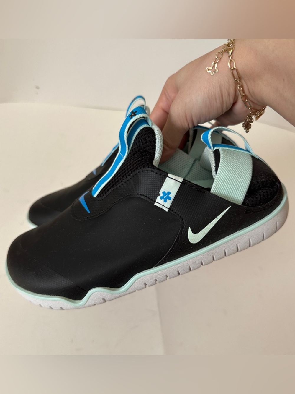 Nike Women’s Black Zoom Pulse Healthcare Slip-On Sneakers Shoes Mint Blue Size 7